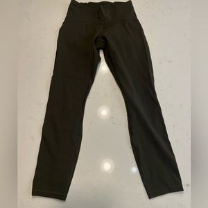 Lululemon cropped pants!